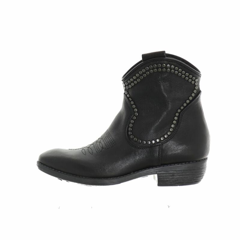 Texano borchie OVYE' | Abbigliamento e Scarpe Donna Online | Mad Fashion
