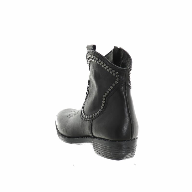 Texano borchie OVYE' | Abbigliamento e Scarpe Donna Online | Mad Fashion